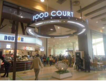 【イオンモール木曽川】モール内広告 フードコートテーブルシール