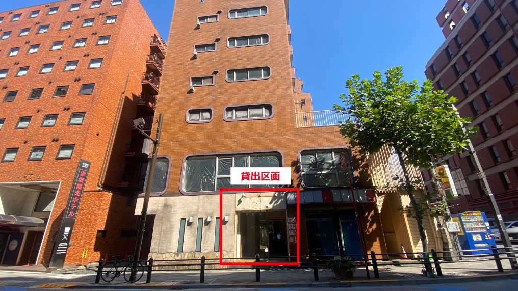 赤坂通り沿い路面スペース