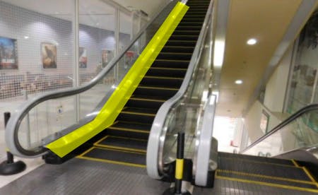 【広島段原ショッピングセンター】モール内広告 エスカレーターの画像