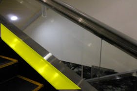 【広島段原ショッピングセンター】モール内広告 エスカレーター