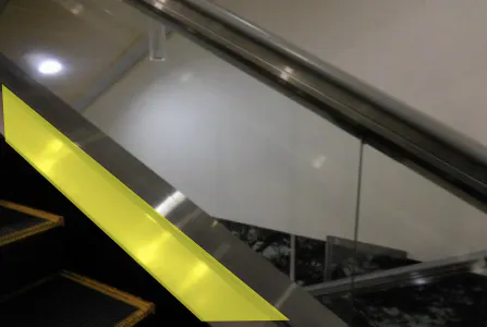 【広島段原ショッピングセンター】モール内広告 エスカレーター