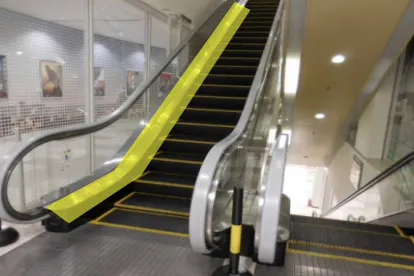 【広島段原ショッピングセンター】モール内広告 エスカレーター