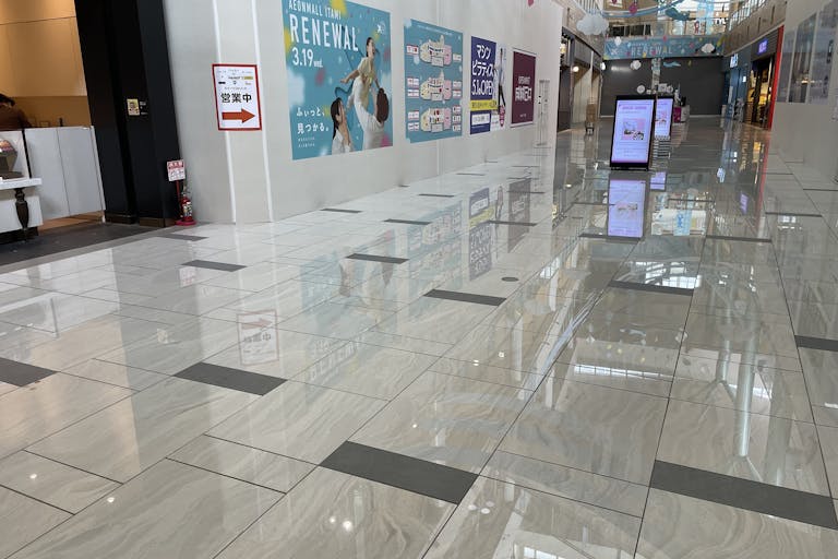 【イオンモール伊丹】1F ゴディバ前の画像1