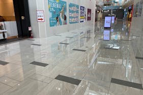 【イオンモール伊丹】1F ゴディバ前