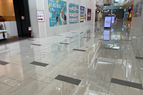 【イオンモール伊丹】1F ゴディバ前