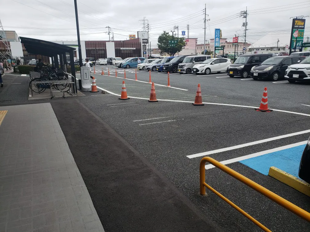 【天満屋ハピーズ大安寺店】正面入口駐車禁止スペース 各種プロモーション、会員獲得イベントに最適な屋外催事イベントスペース