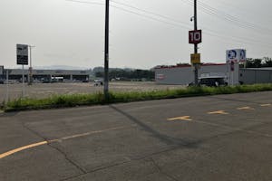 【ダイナム秋田たかのす店ゆったり館】キッチンカーに最適なアミューズメント施設のイベントスペース