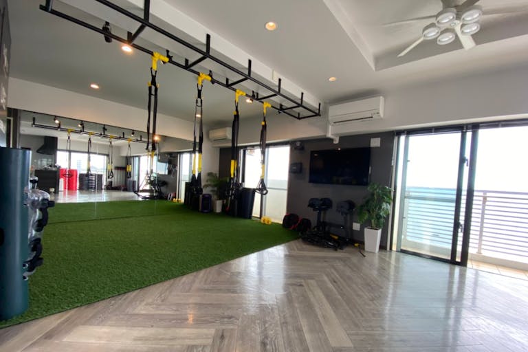 【北谷エリア】撮影やワークショップ、ポートレートにも最適な景観の海沿いイベントスペースの画像1