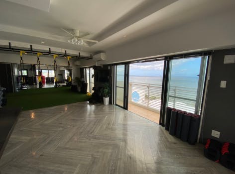 【北谷エリア】撮影やワークショップ、ポートレートにも最適な景観の海沿いイベントスペース