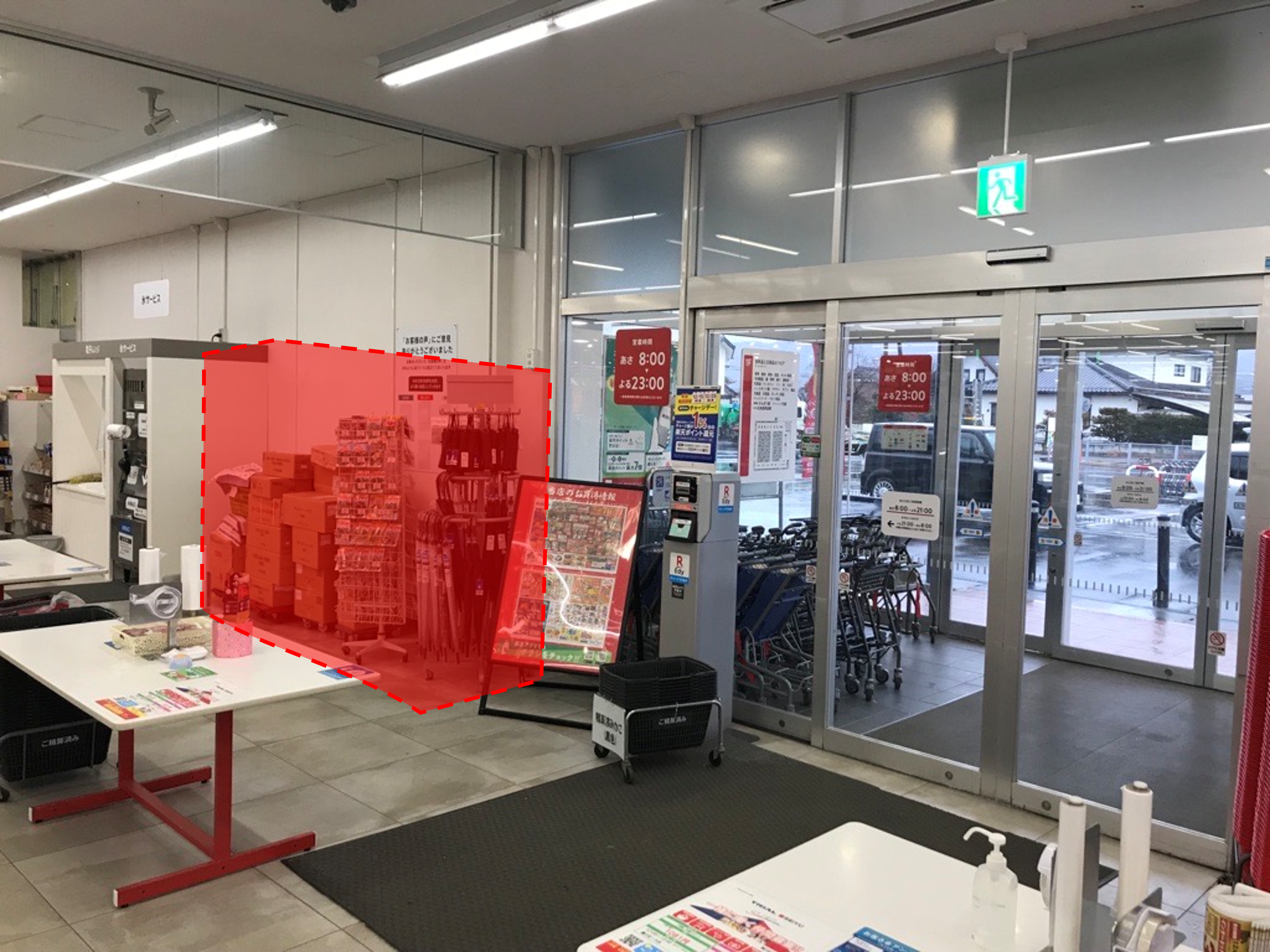 【西友　松川店】店内入口横（レジ前）　プロモーション用途や物販、食物販のポップアップストアに最適なスーパー店内催事イベントスペース