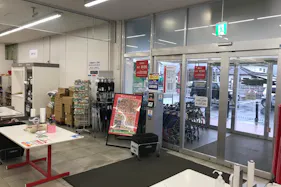 【西友 松川店】店内入口横(レジ前) プロモーション用途や物販、食物販のポップアップストアに最適なスーパー店内催事イベントスペース