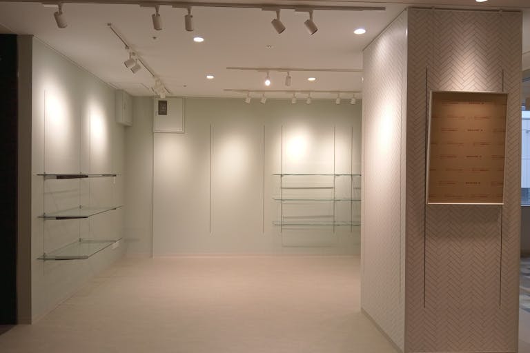 2022年9月に新たなイベントスペースとして運用開始 ※ガラス棚➾ございません!