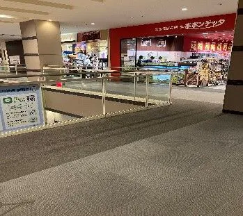 【ララガーデン川口】2階 北側エスカレーター前
