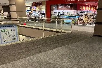 【ララガーデン川口】2階 北側エスカレーター前
