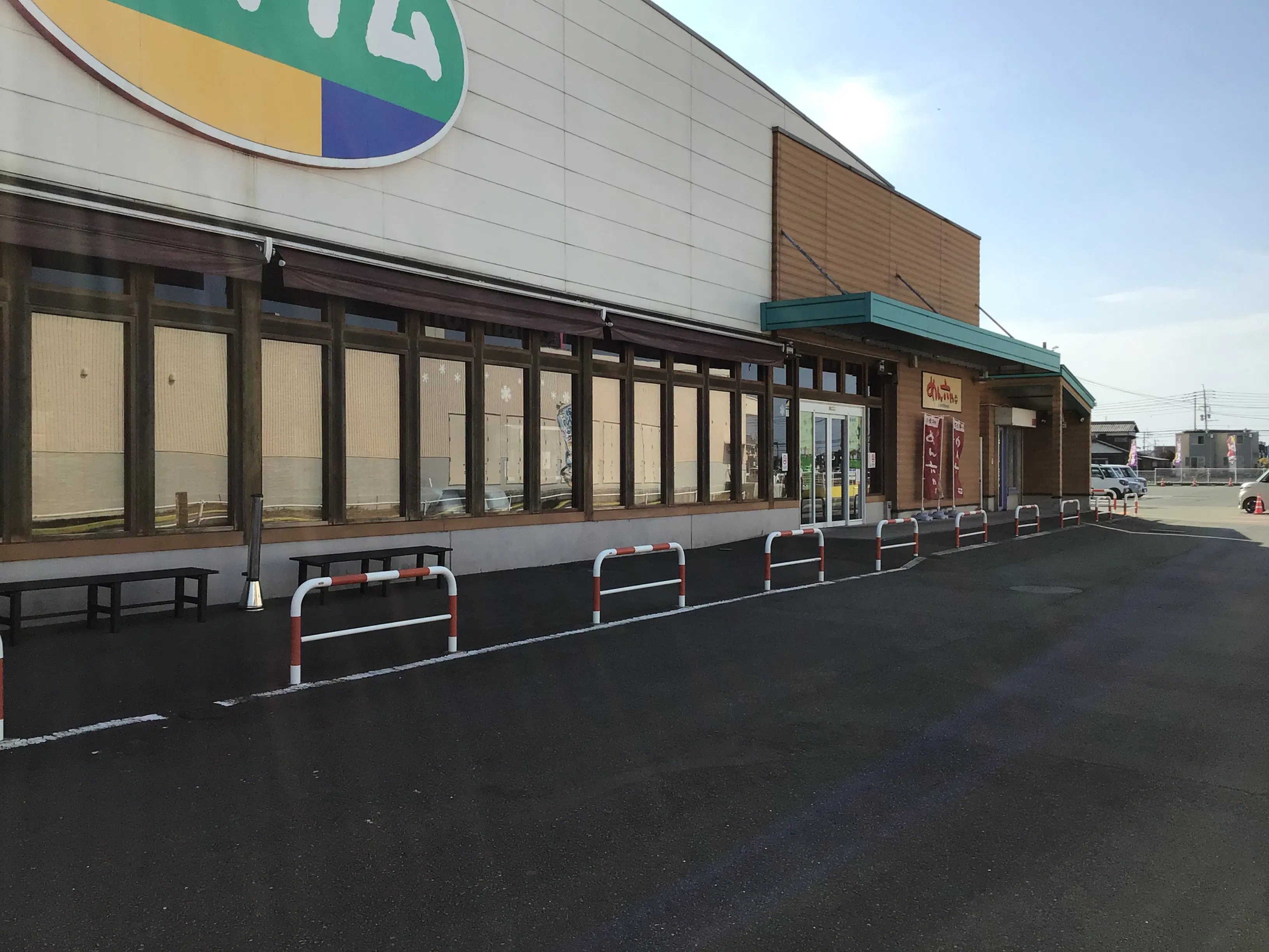 【ダイナム福岡福津店ゆったり館】キッチンカー出店やプロモーションイベントに最適なアミューズメント施設のイベントスペース