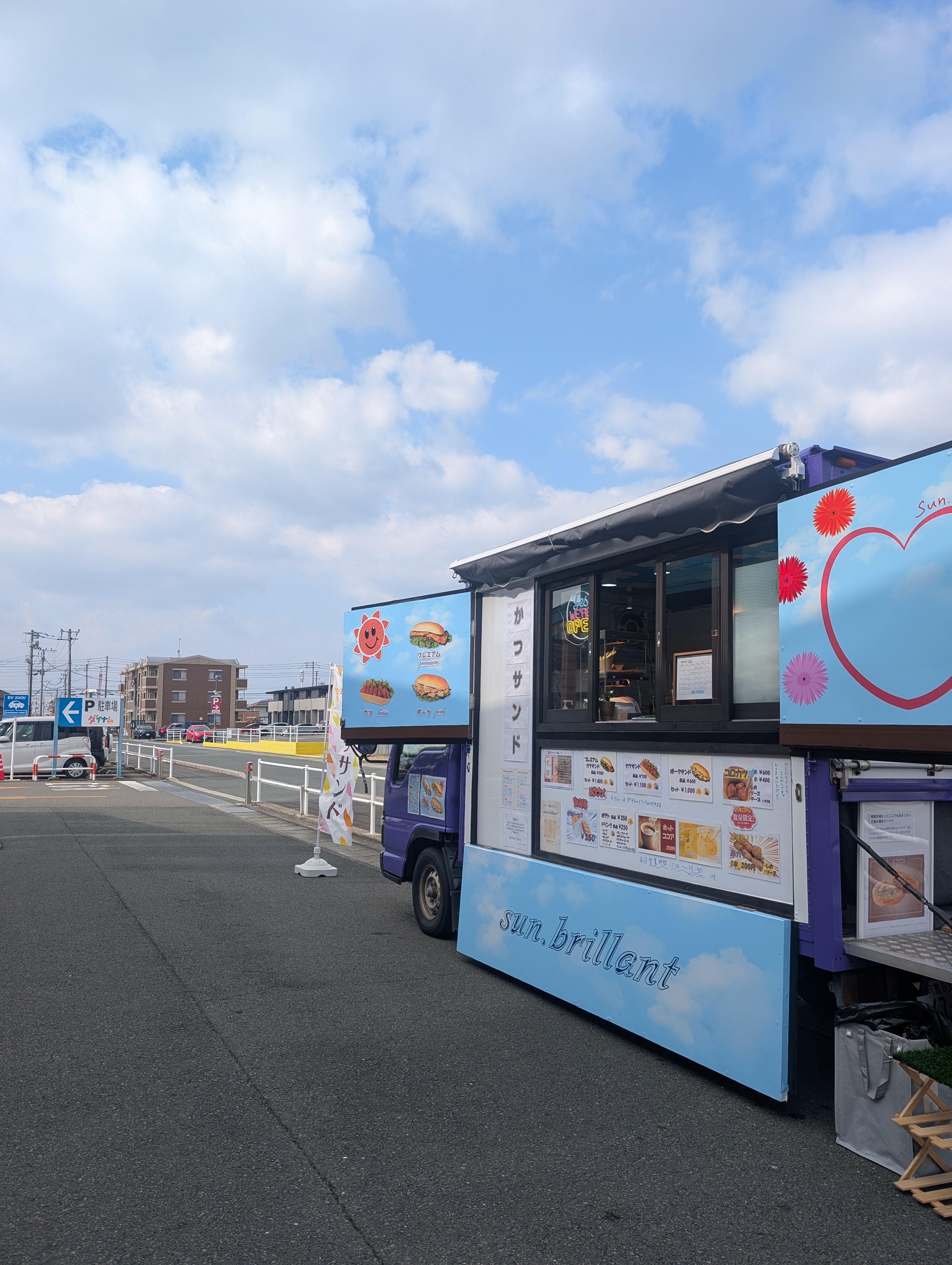 【ダイナム福岡福津店ゆったり館】キッチンカー出店やプロモーションイベントに最適なアミューズメント施設のイベントスペース
