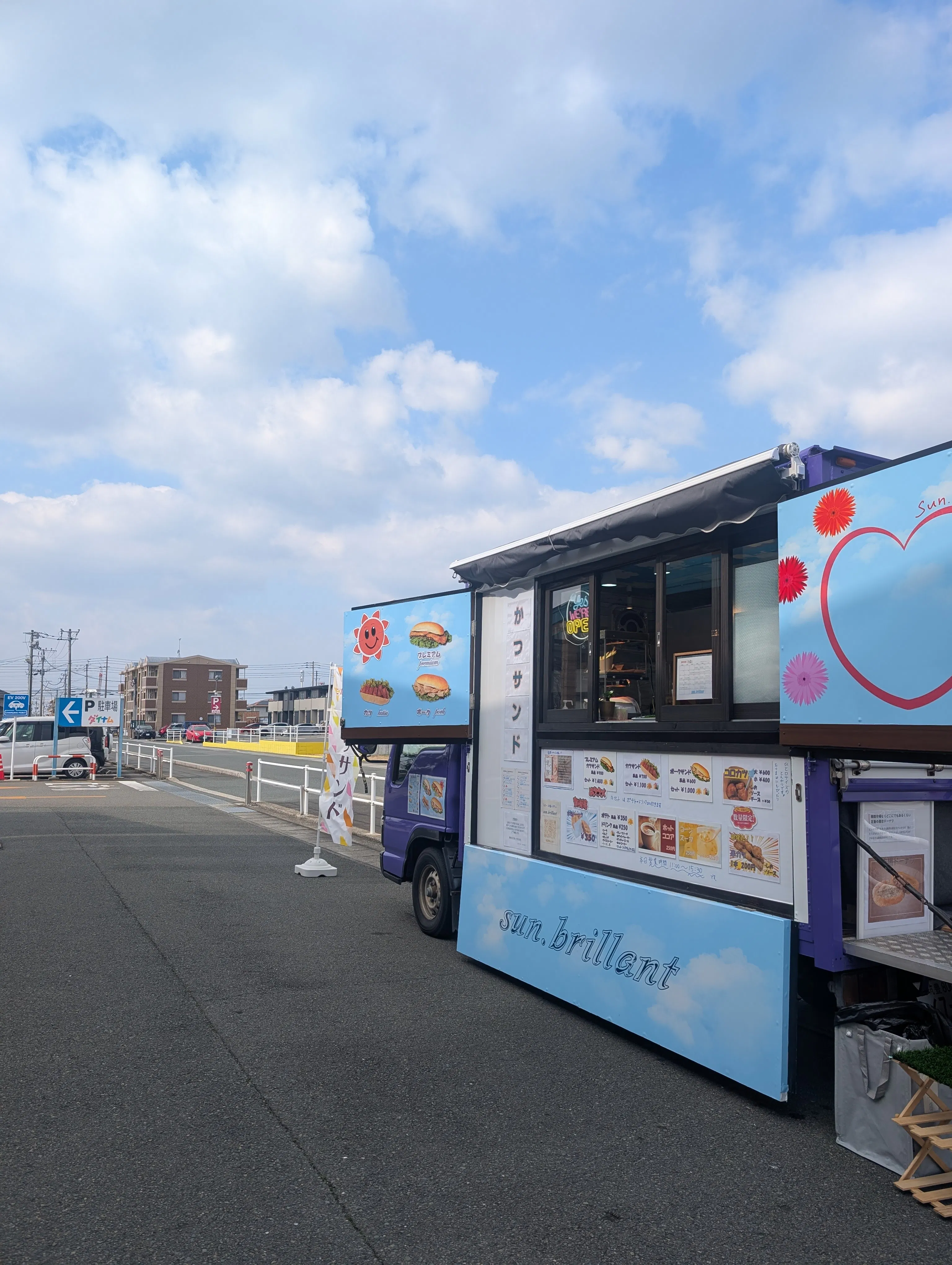 【ダイナム福岡福津店ゆったり館】キッチンカー出店やプロモーションイベントに最適なアミューズメント施設のイベントスペース