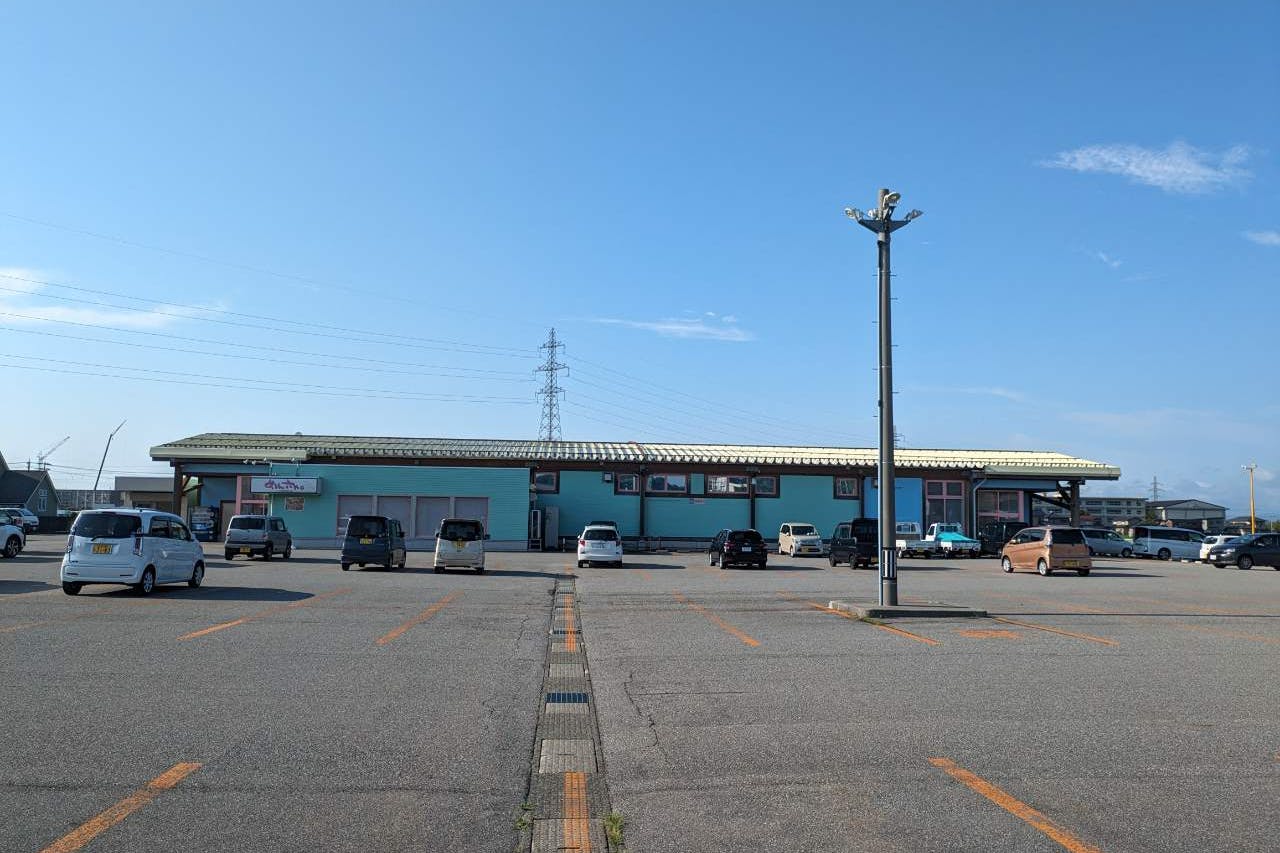 【ダイナム石川福久店ゆったり館】キッチンカーやプロモーションイベントの開催に最適なアミューズメント施設のイベントスペース