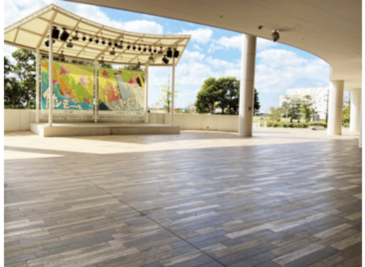 【イオンモール幕張新都心】グランドスクエア