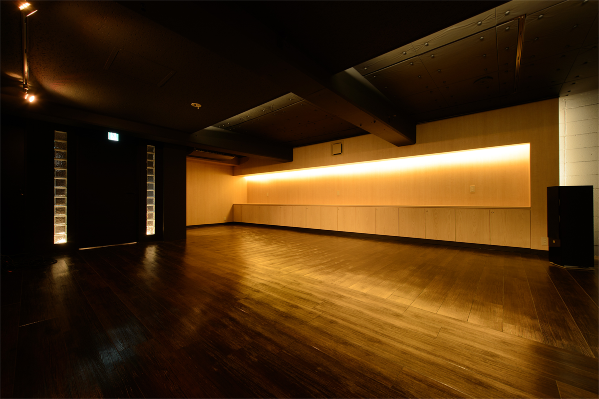 【祐天寺駅7分】展示会場やワークショップに最適な黒が基調のシックな防音室かつ充実の音響設備のあるイベントスペースの画像12