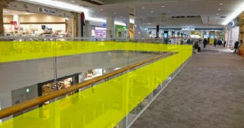 【イオンモール草津】モール内広告 吹き抜けガラス