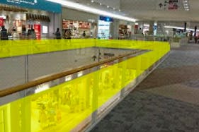【イオンモール草津】モール内広告 吹き抜けガラス
