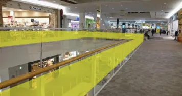 【イオンモール草津】モール内広告 吹き抜けガラス