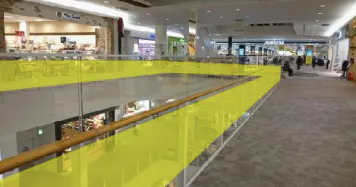 【イオンモール草津】モール内広告 吹き抜けガラス