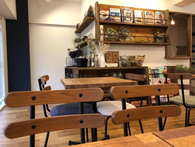 カフェを連想させるモダンなスペースとなっております。