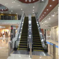 【イオンモール名古屋茶屋】モール内広告 エスカレーター