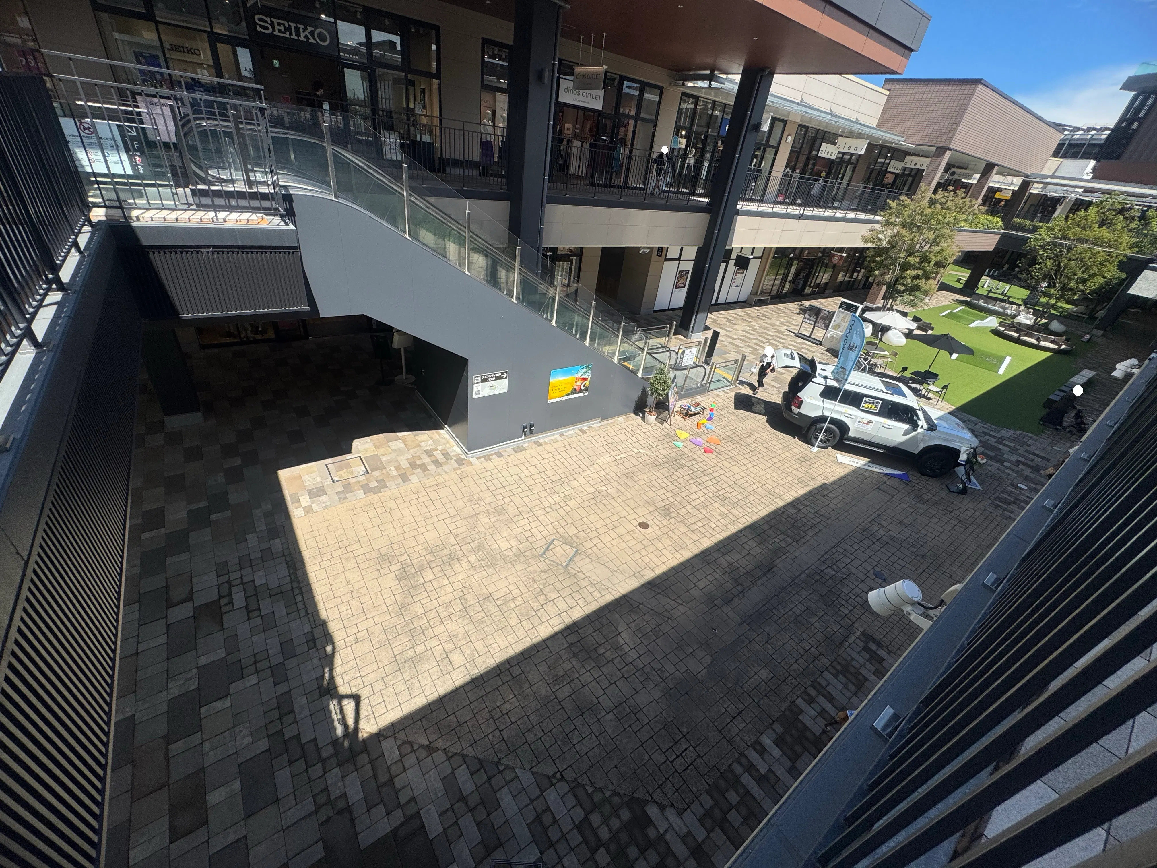 【THE OUTLETS SHONAN HIRATSUKA】LOUNGE COURT