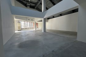 【代官山駅2分】展示会やポップアップストア、撮影に適した白壁コンクリート打ちっぱなしの200㎡越えのダイナミックな空間