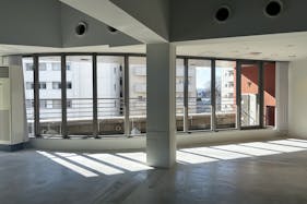 【代官山駅2分】展示会やポップアップストア、撮影に適した白壁コンクリート打ちっぱなしの200㎡越えのダイナミックな空間