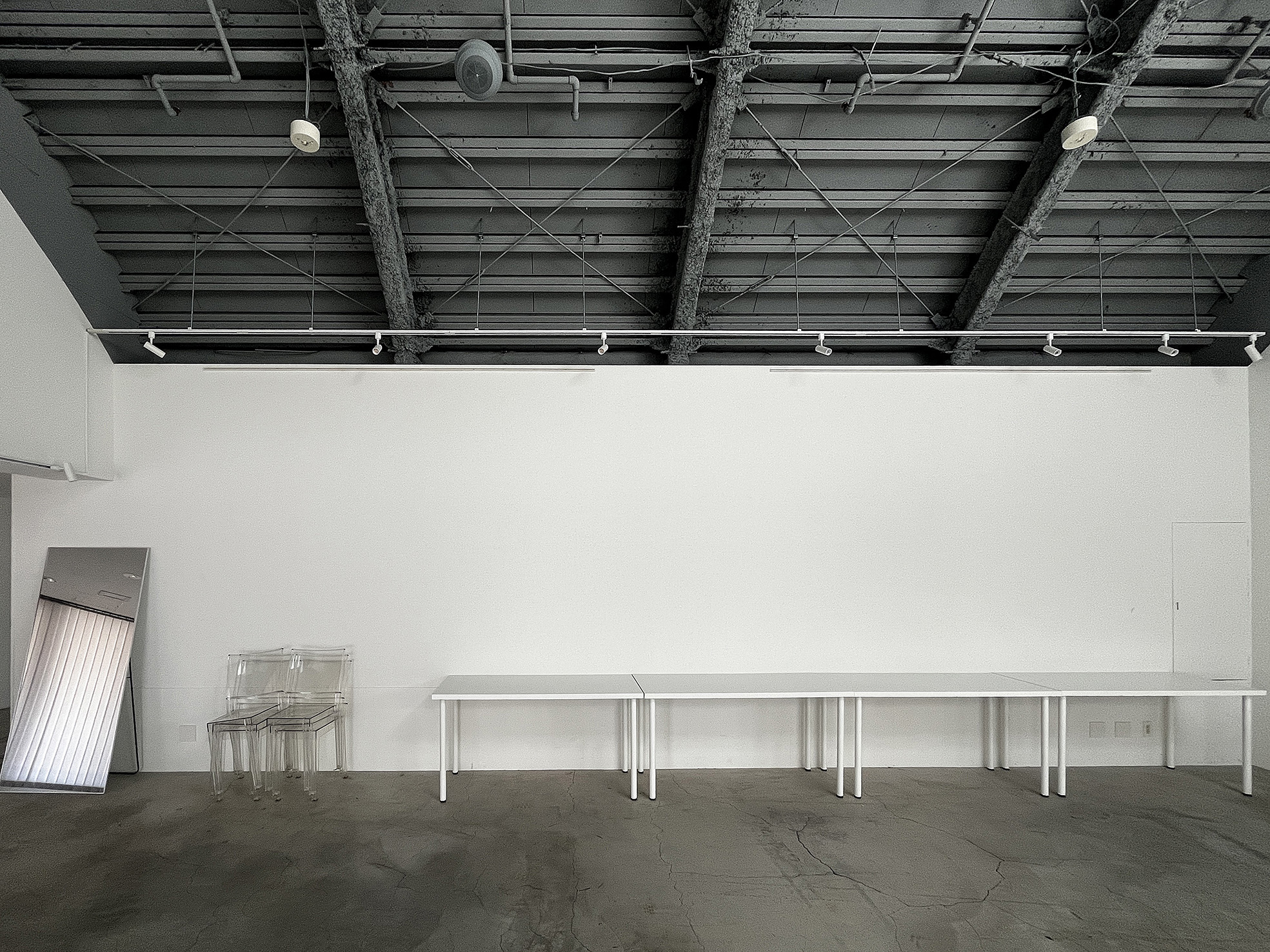 【代官山駅2分】展示会やポップアップストア、撮影に適した白壁コンクリート打ちっぱなしの200㎡越えのダイナミックな空間