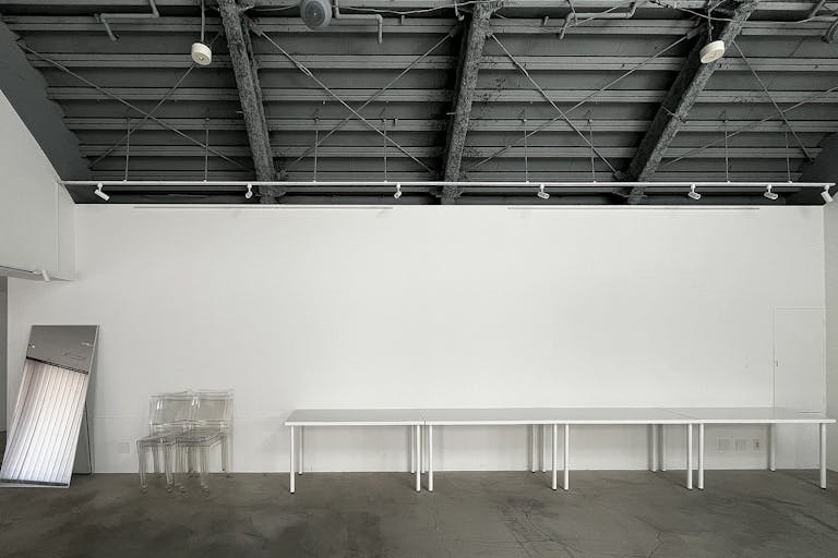 【代官山駅2分】展示会やポップアップストア、撮影に適した白壁コンクリート打ちっぱなしの200㎡越えのダイナミックな空間の画像3