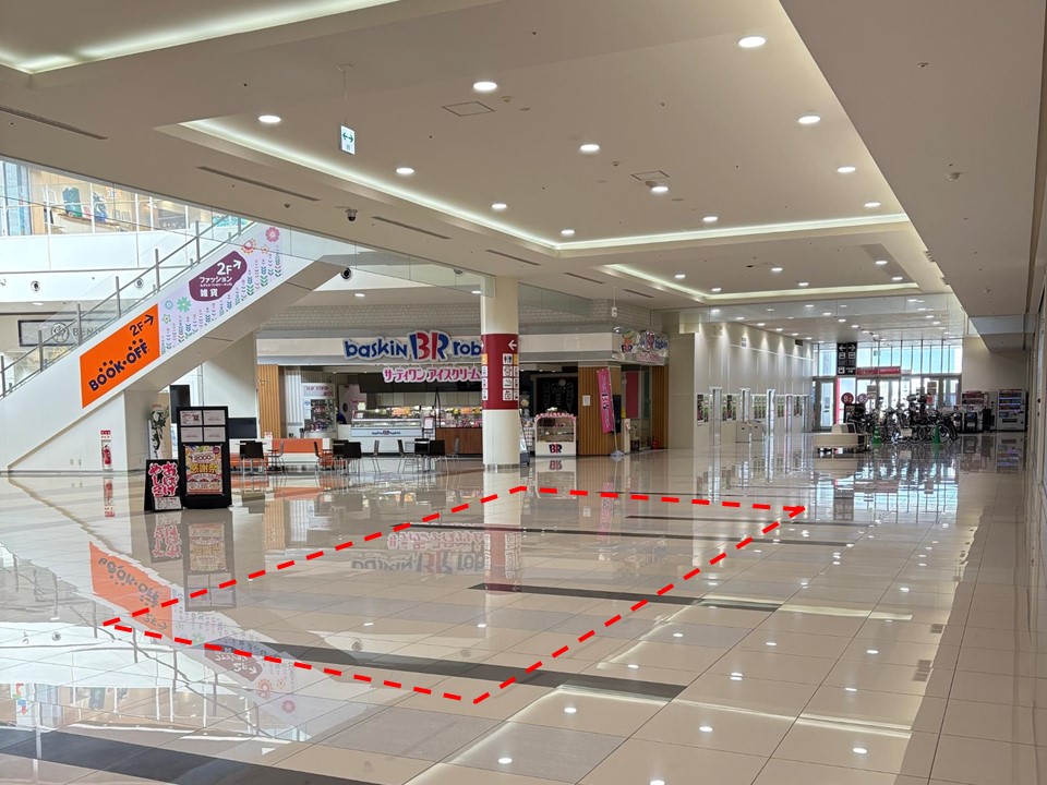 【イオンモール大牟田】イオン前通路