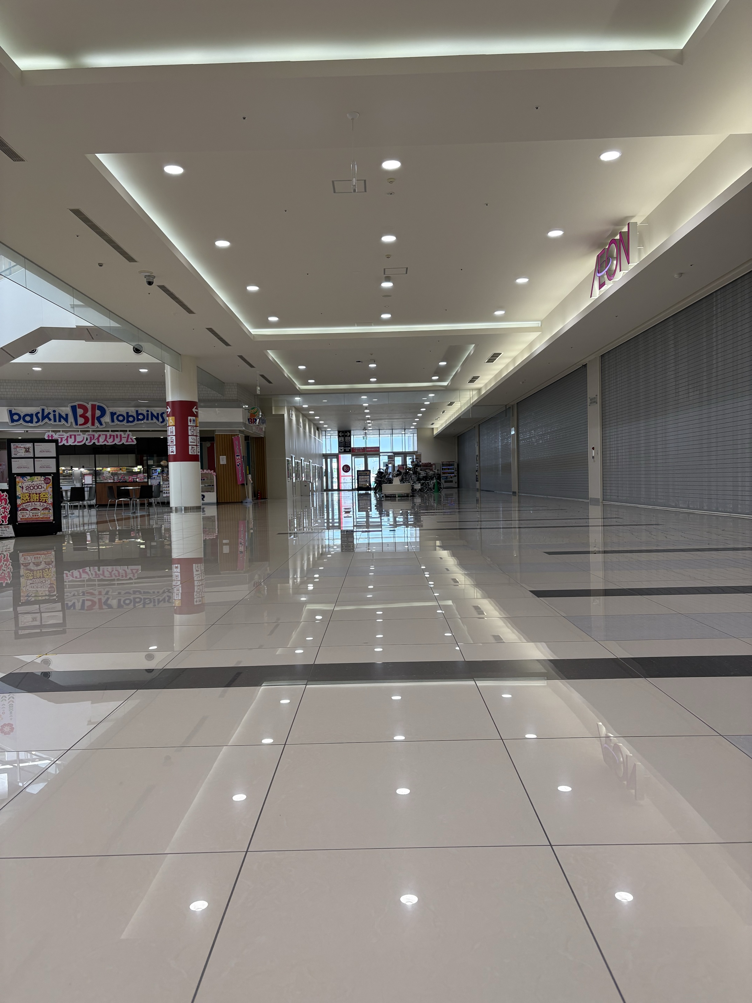 【イオンモール大牟田】イオン前通路