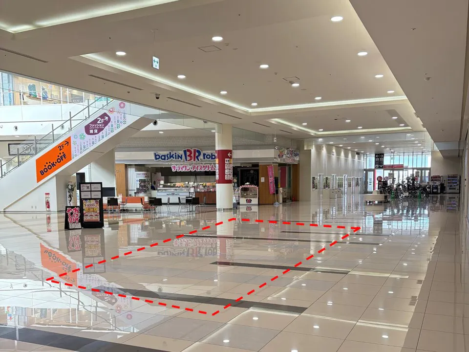 【イオンモール大牟田】イオン前通路