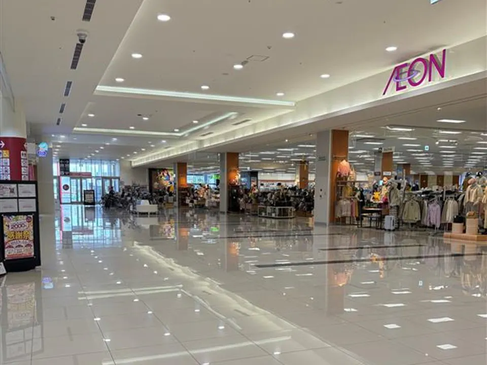 【イオンモール大牟田】イオン前通路の画像