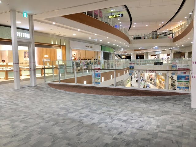 【イオンモール春日部】2F フードコート前ブリッジの画像