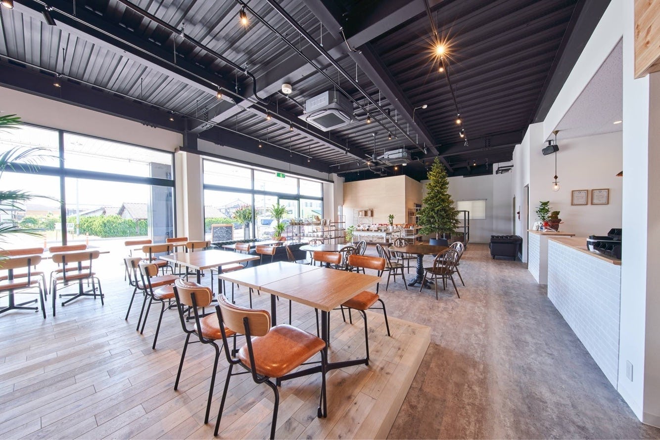 【甲賀エリア】ポップアップやイベントに最適な天井が高く開放的なカフェスペース