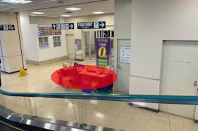 【イオンスタイル河辺店】各種プロモーションに適した1階平面駐車場出入口付近のイベントスペース