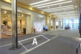 【イオンモール木曽川】1F中央入口前A