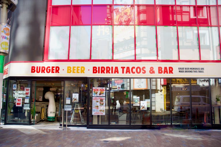 【渋谷駅3分】PRイベント・ポップアップストア出店に最適な渋谷センター街中心に位置する1F路面店舗前面窓ガラススペースの画像2