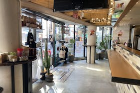 【渋谷駅3分】PRイベント・ポップアップストア出店に最適な渋谷センター街中心に位置する1F路面店舗前面窓ガラススペース