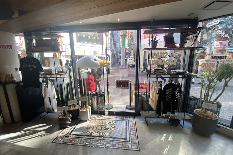 【渋谷駅3分】PRイベント・ポップアップストア出店に最適な渋谷センター街中心に位置する1F路面店舗前面窓ガラススペースの画像7