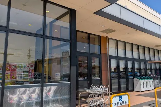 【天満屋ハピーズ倉敷笹沖店】店舗壁面通路 各種プロモーション、会員獲得イベントに最適な屋外催事イベントスペース