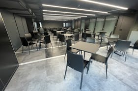 【新橋駅1分】各種パーティーやセミナーに適した黒を基調としたシックな雰囲気の貸切イベントスペース