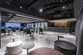 【新橋駅1分】各種パーティーやセミナーに適した黒を基調としたシックな雰囲気の貸切イベントスペース