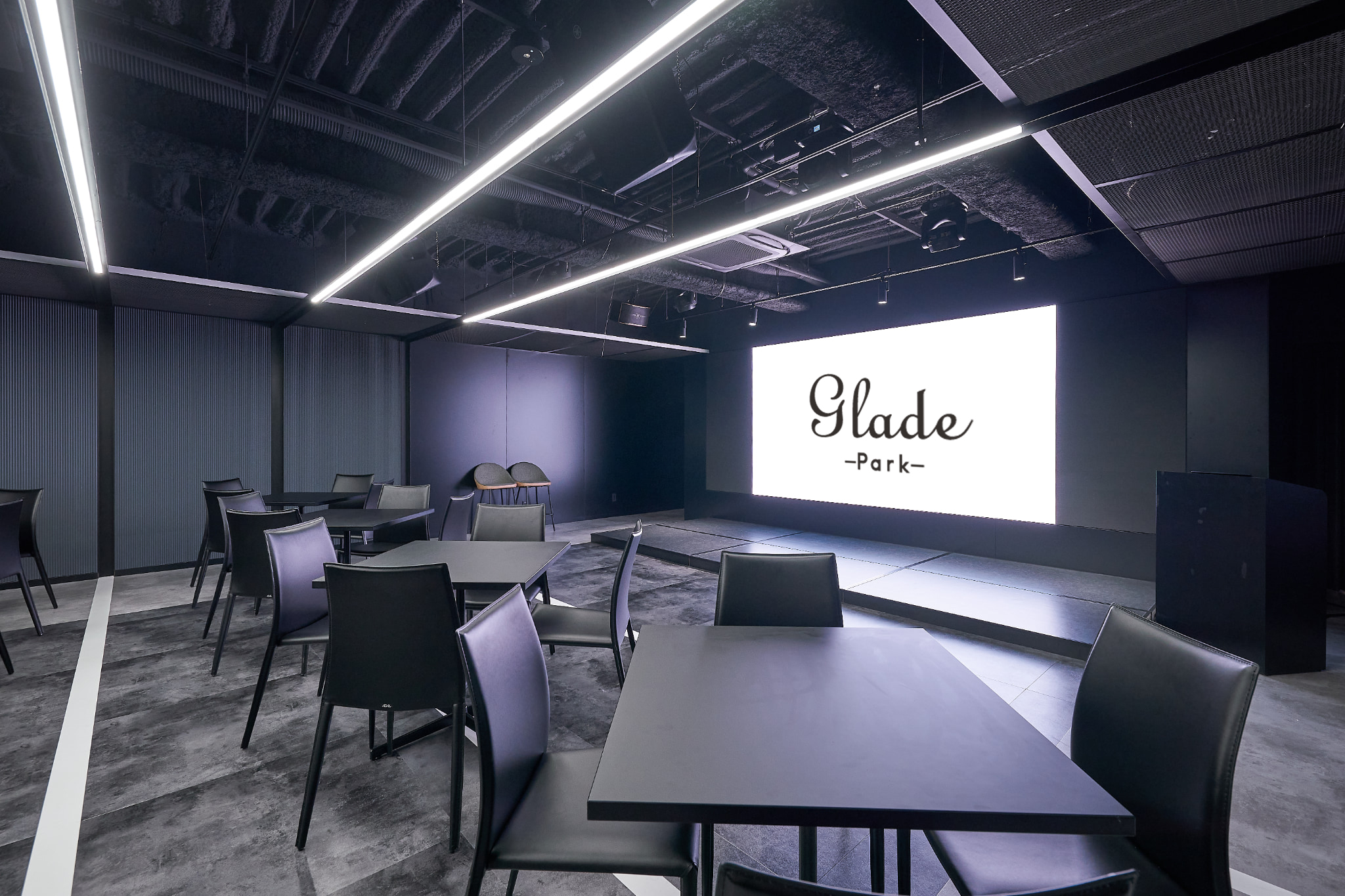 【新橋駅1分】各種パーティーやセミナーに適した黒を基調としたシックな雰囲気の貸切イベントスペース